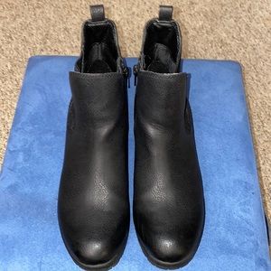Madeline Black zip up boots size 8.5